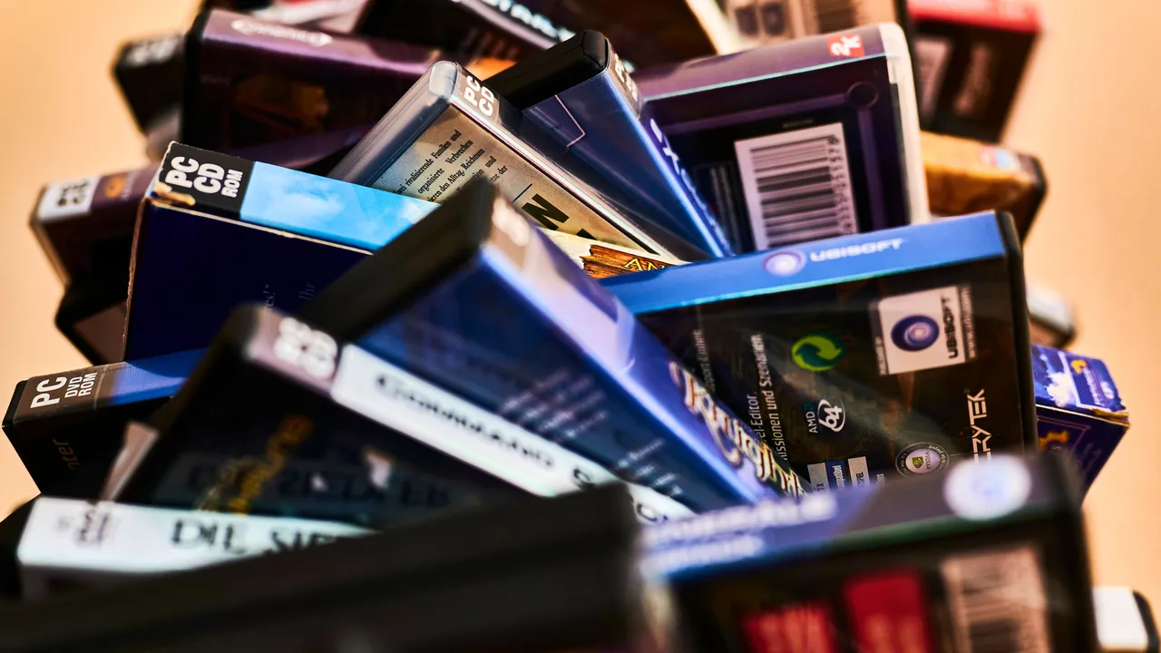 A pile of video games