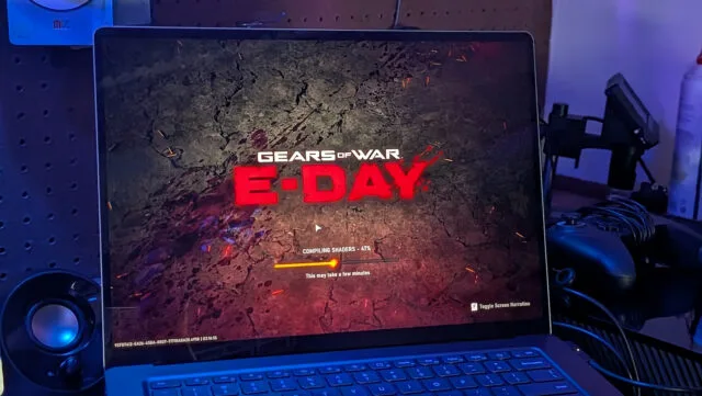 صفحه بارگذاری بازی Gears of War: E-Day روی سرفیس لپتاپ اولترا