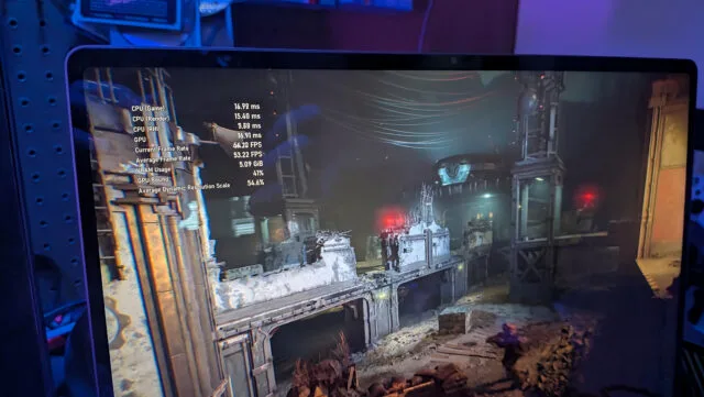 اجرای تست بنچمارک Gears of War: E-Day روی لپتاپ