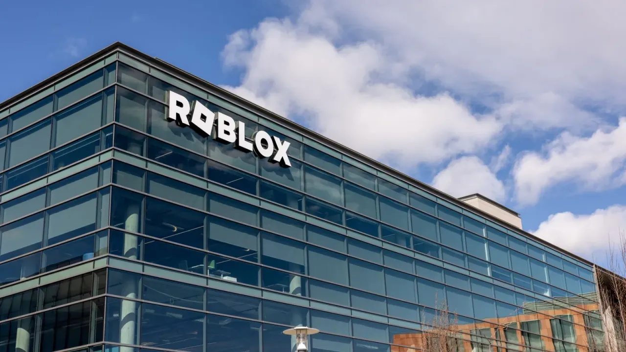 پلتفرم Roblox به دانلود بدون مجوز ۱۴۵ گیگابایت مدل سهبعدی برای آموزش هوش مصنوعی متهم شد
